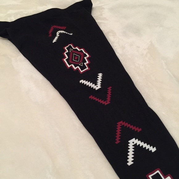 F21 Aztec print leggings size M - Picture 2 of 4